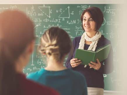 Enseigner l’intelligence artificielle générative (ChatGPT) en milieu scolaire : outils et pratique pour accompagner vos élèves